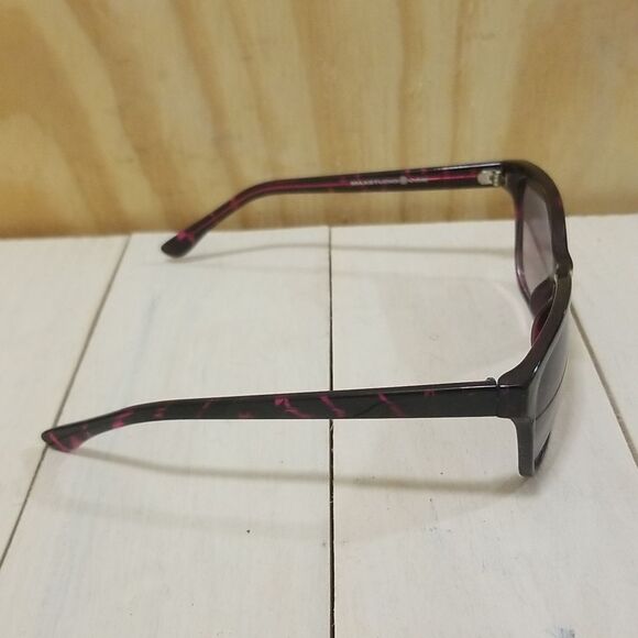 Max Studio Women's Black/Pink Sunglasses - Picture 3 of 7